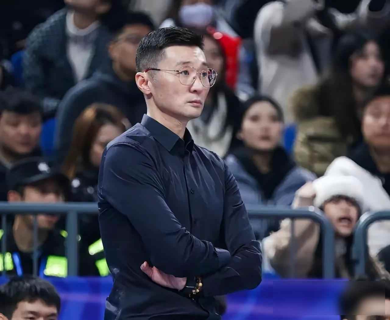 包含今晨亚特兰大调整名单以备CBA常规赛，完成体检环节打磨，压力陡增，纪律约束更严格的词条