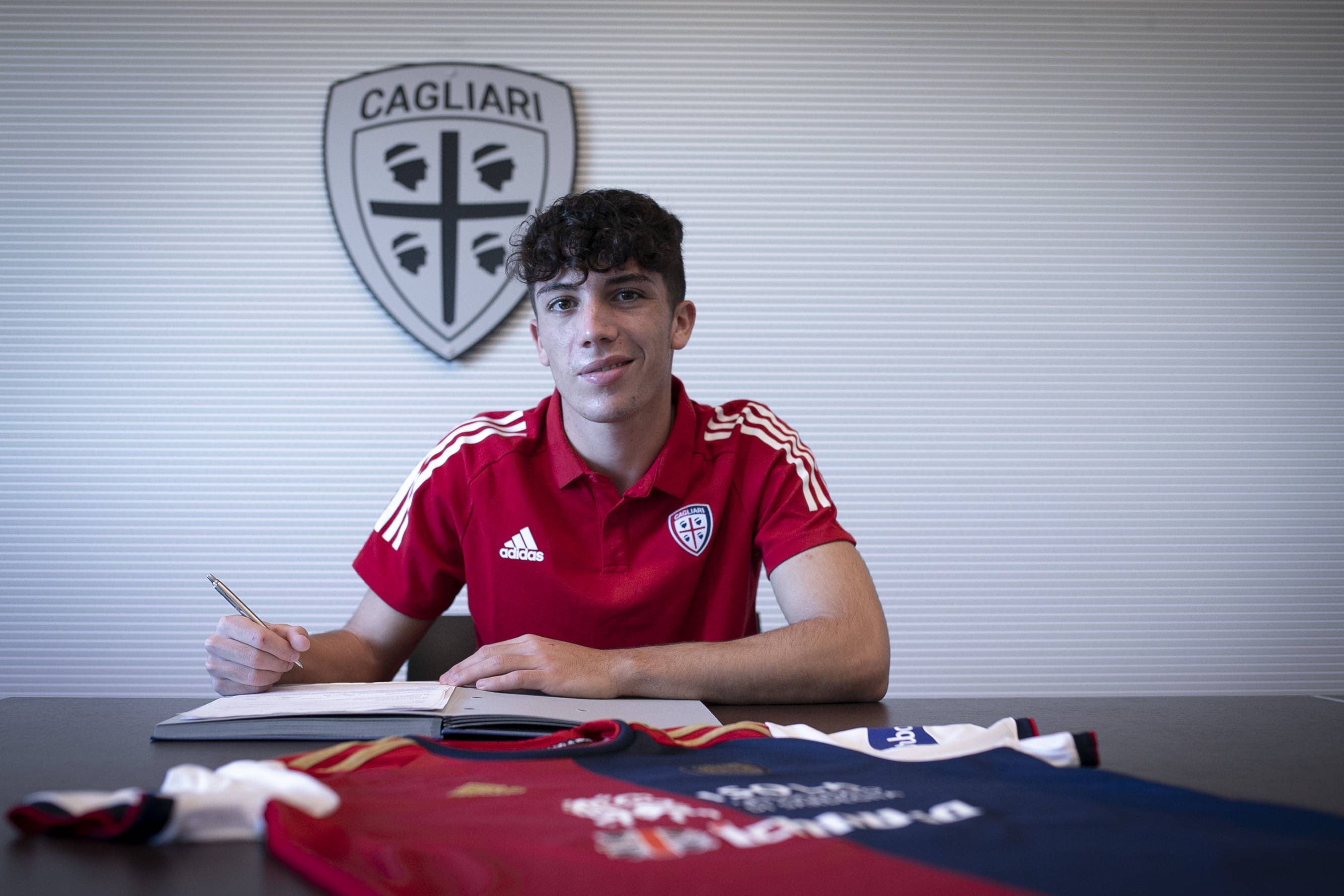 转会期突围战来临；山东男篮围绕意大利杯队长鼓劲；管理层满意；球探报告显示潜力(山东男篮换掉盖力最新消息)